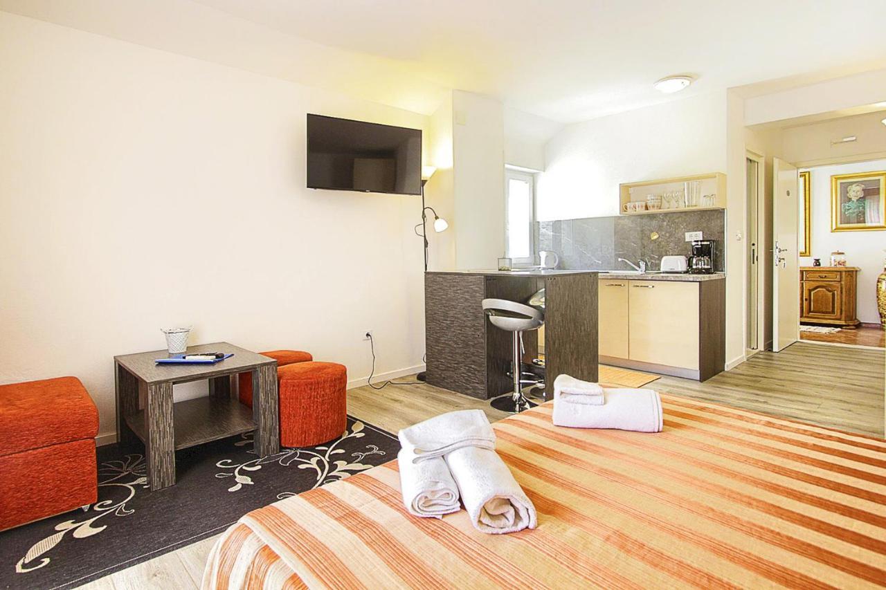 Apartment Gloria 2 *